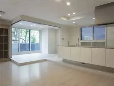 【ベランダをインナーバルコニーに変更】