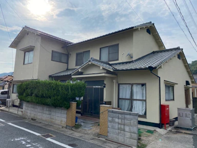 【100〜150万円】Vカット工法で多くのひび割れを補修