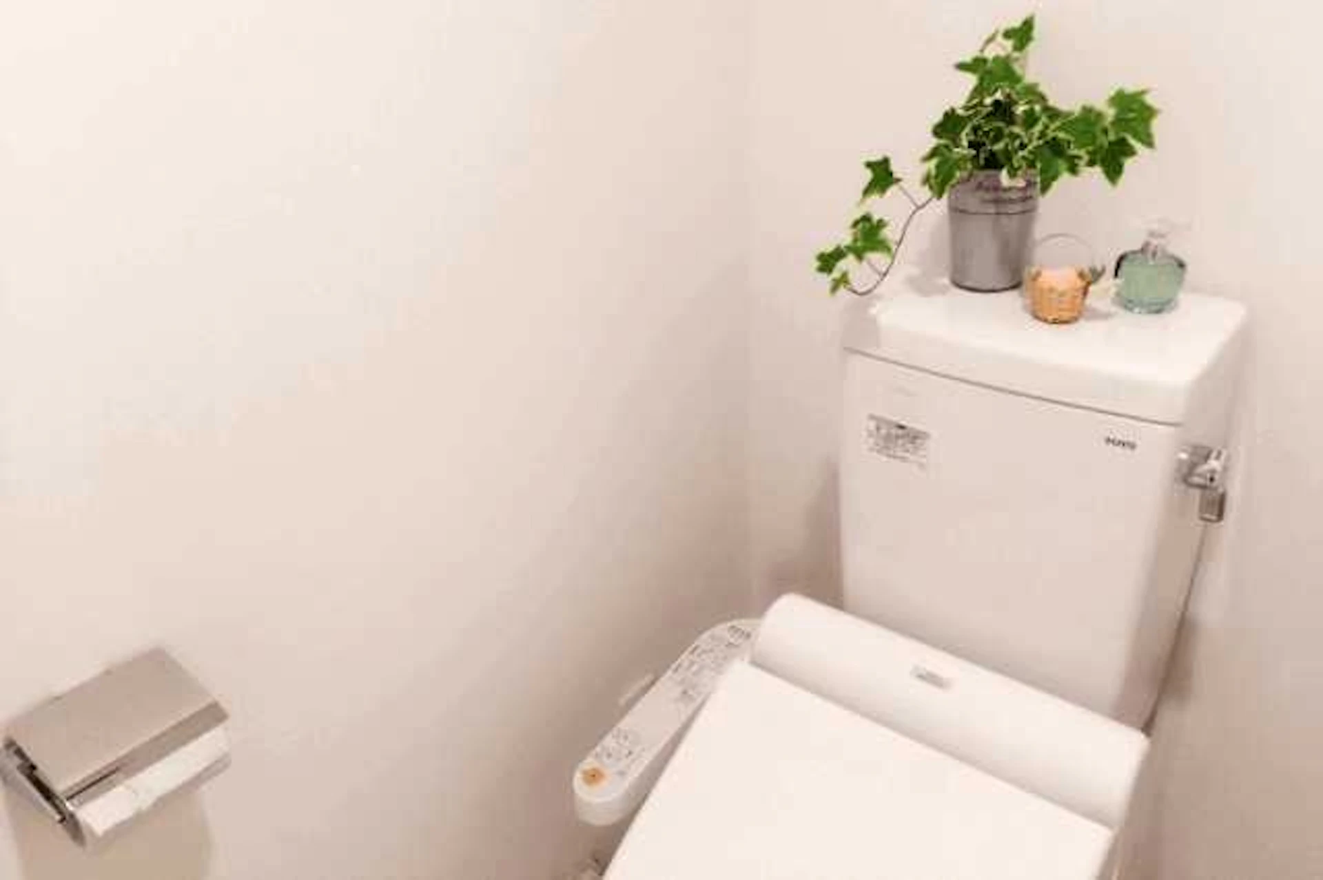 トイレの壁紙クロスの選び方！張り替え費用・おしゃれな事例まとめ