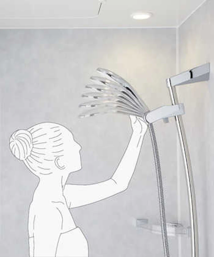 手軽にリラックスできるフルフォールシャワー