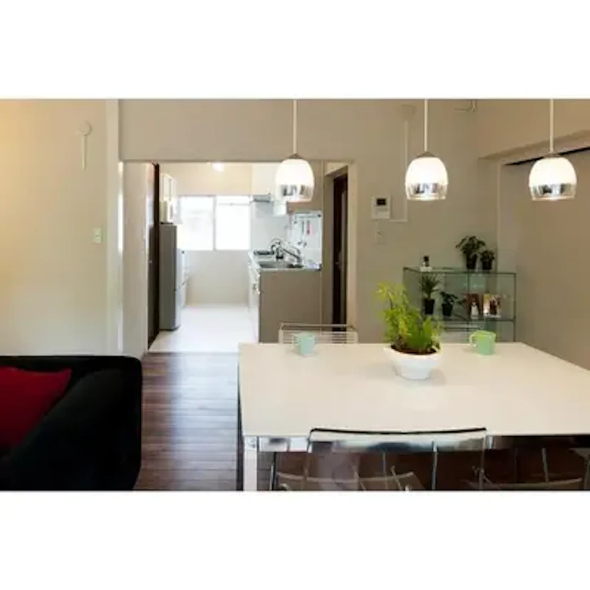 事例1：築40年以上の公団物件をレトロでおしゃれに