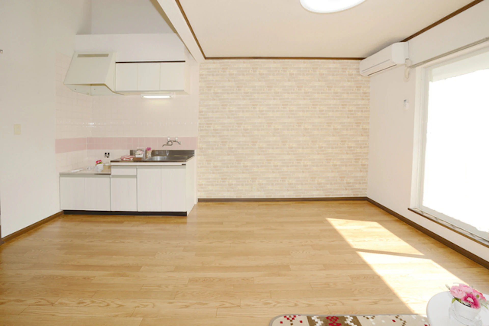 角にキッチンがある広々とした部屋(3LDK)