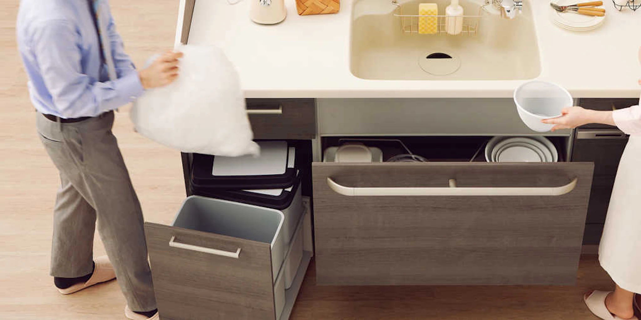 ゴミ箱は、シンク下や収納ユニットに隠すことも可能