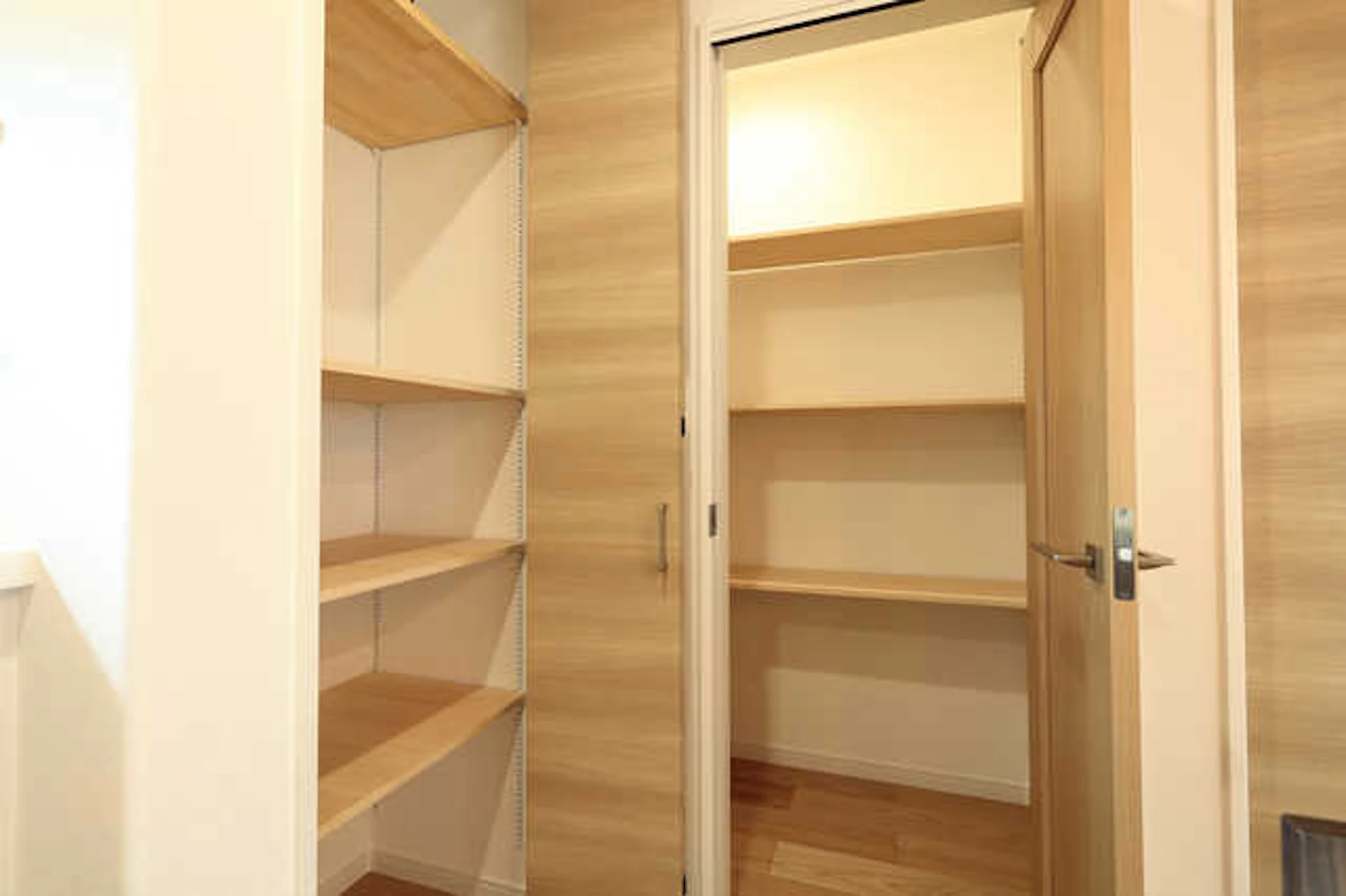 便利なキッチンパントリーの間取り(位置・奥行き・幅)