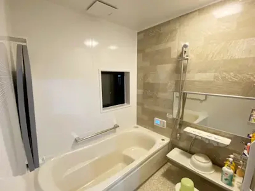 事例2：人造大理石のお風呂にリフォーム