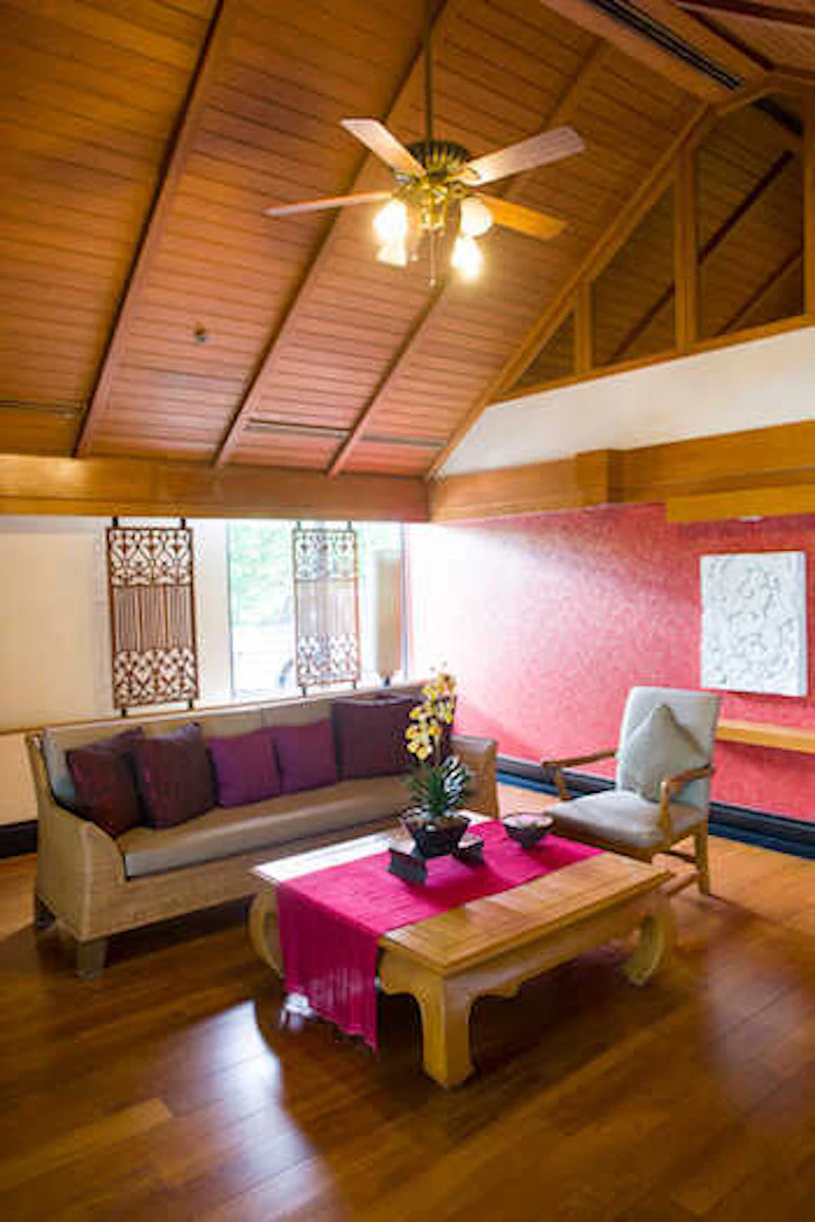 シーリングファンのあるリビング