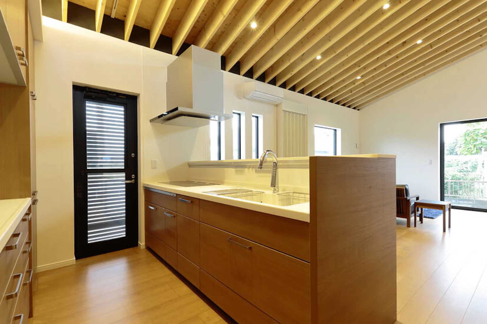 株式会社トーヤハウス 「大容量の収納ができるキッチン」