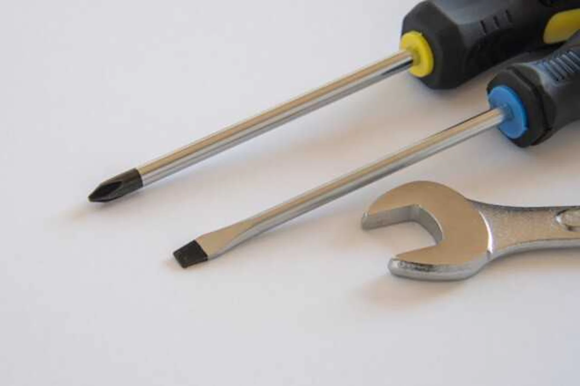 スパナとドライバー