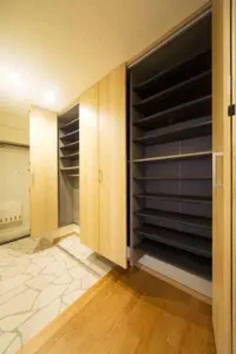 事例8：ホテルライクな高級感のある玄関