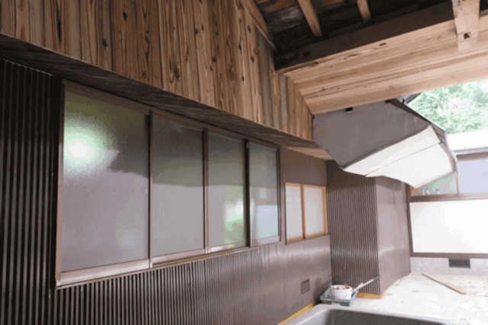 事例1 雨漏り補修も兼ねた外装リフォーム