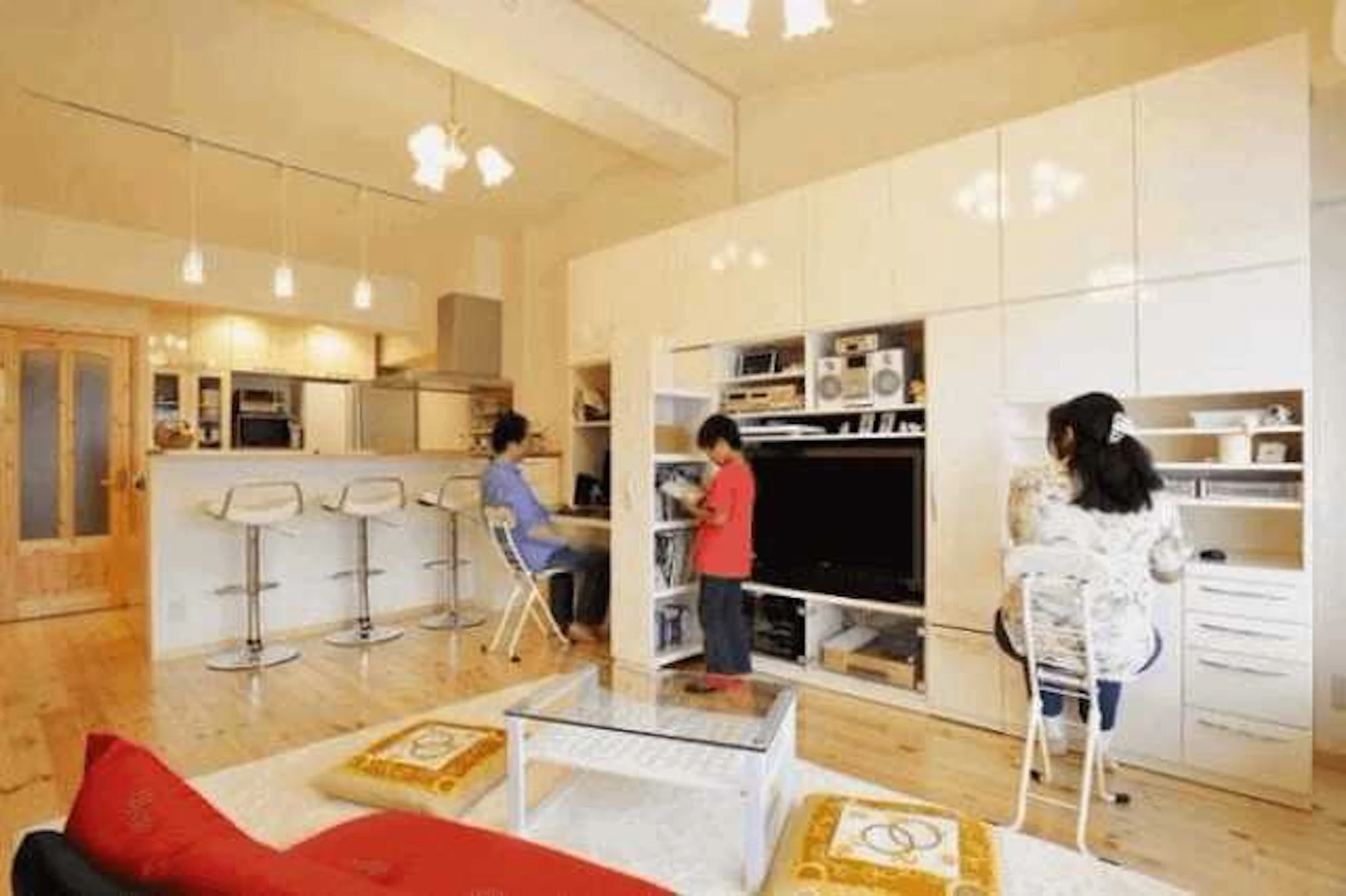 サムネイル:在宅勤務(テレワーク)をリフォームで快適に!おすすめの設備/方法/費用や施工事例!補助金は使える?