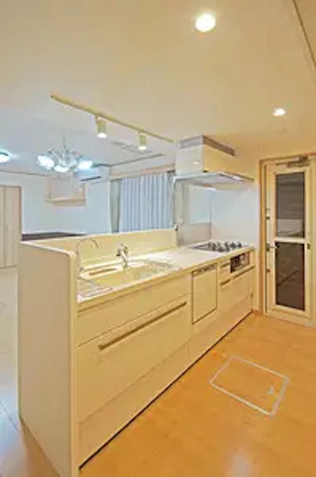 【事例⑥】 既存の二世帯住宅にキッチンを増設