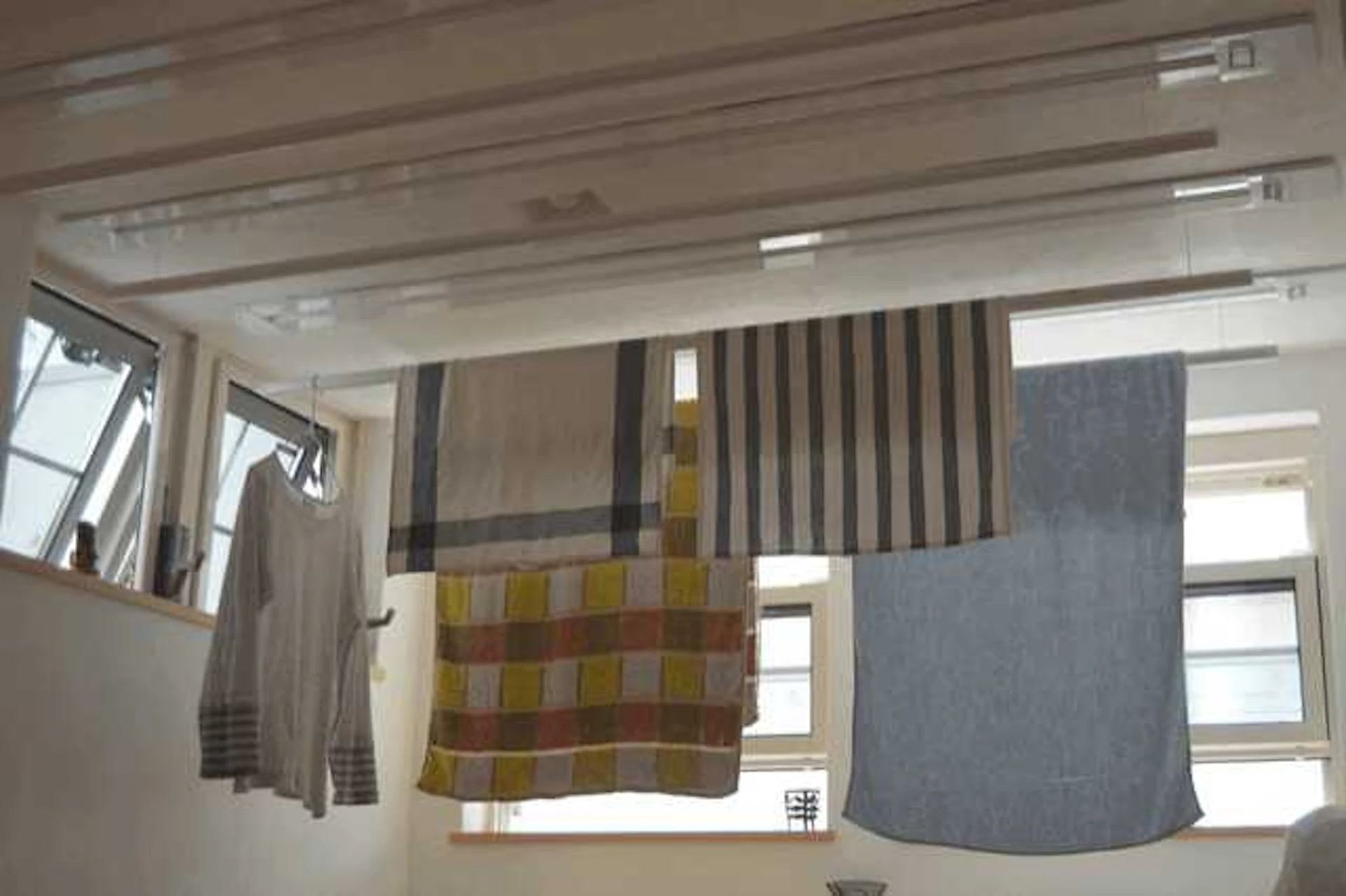 「雨の日の洗濯物どうしてる?」お手軽リフォームで解決する方法♪