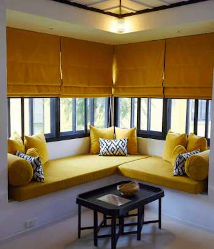 狭小スペースに大人数座るなら席をL字に