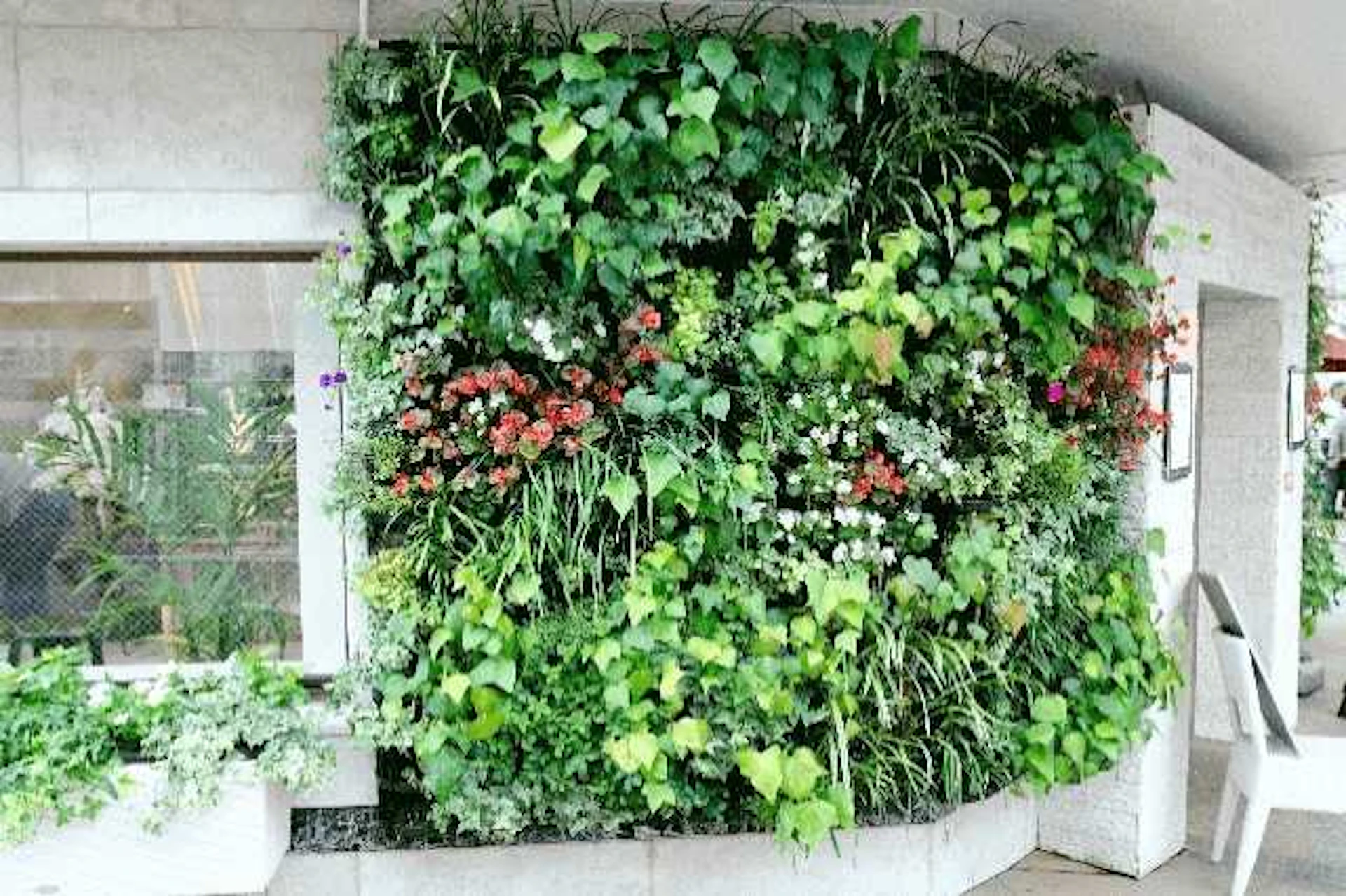 サムネイル：暑苦しい夏の夜を涼しくする！涼感インテリアコーディネートの7つのポイント♪