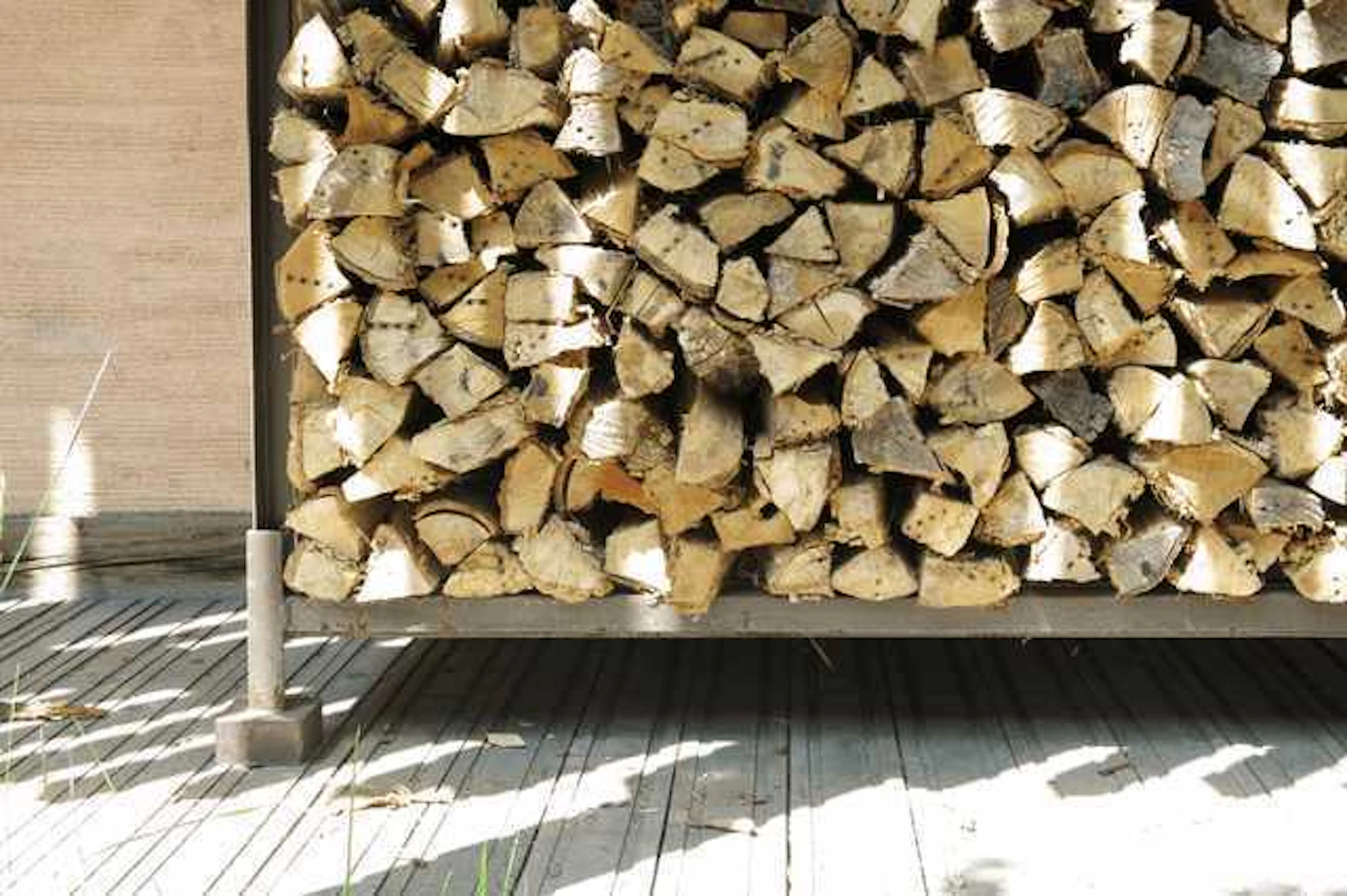 1. 薪の用意・管理が手間になりやすい