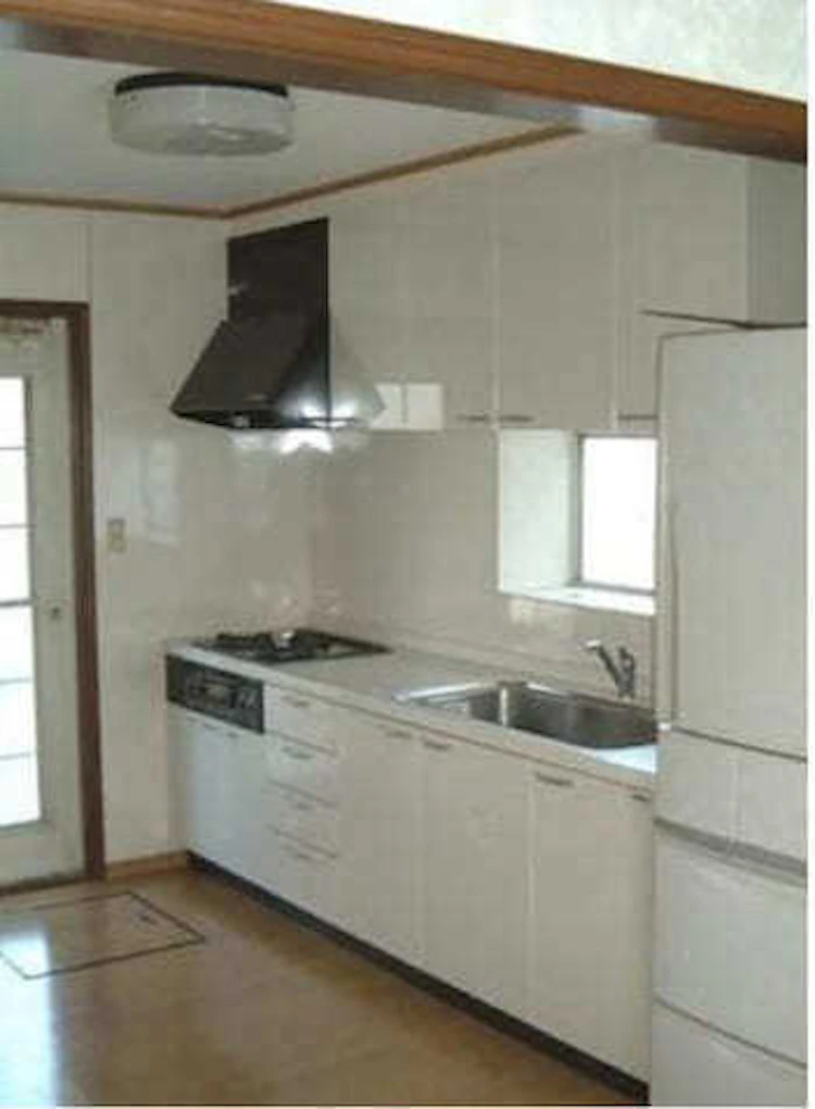 【事例②】 コストを抑えてシステムキッチンを交換！