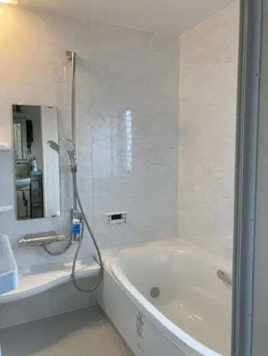 【150〜200万円】白基調の明るいお風呂にリフォーム