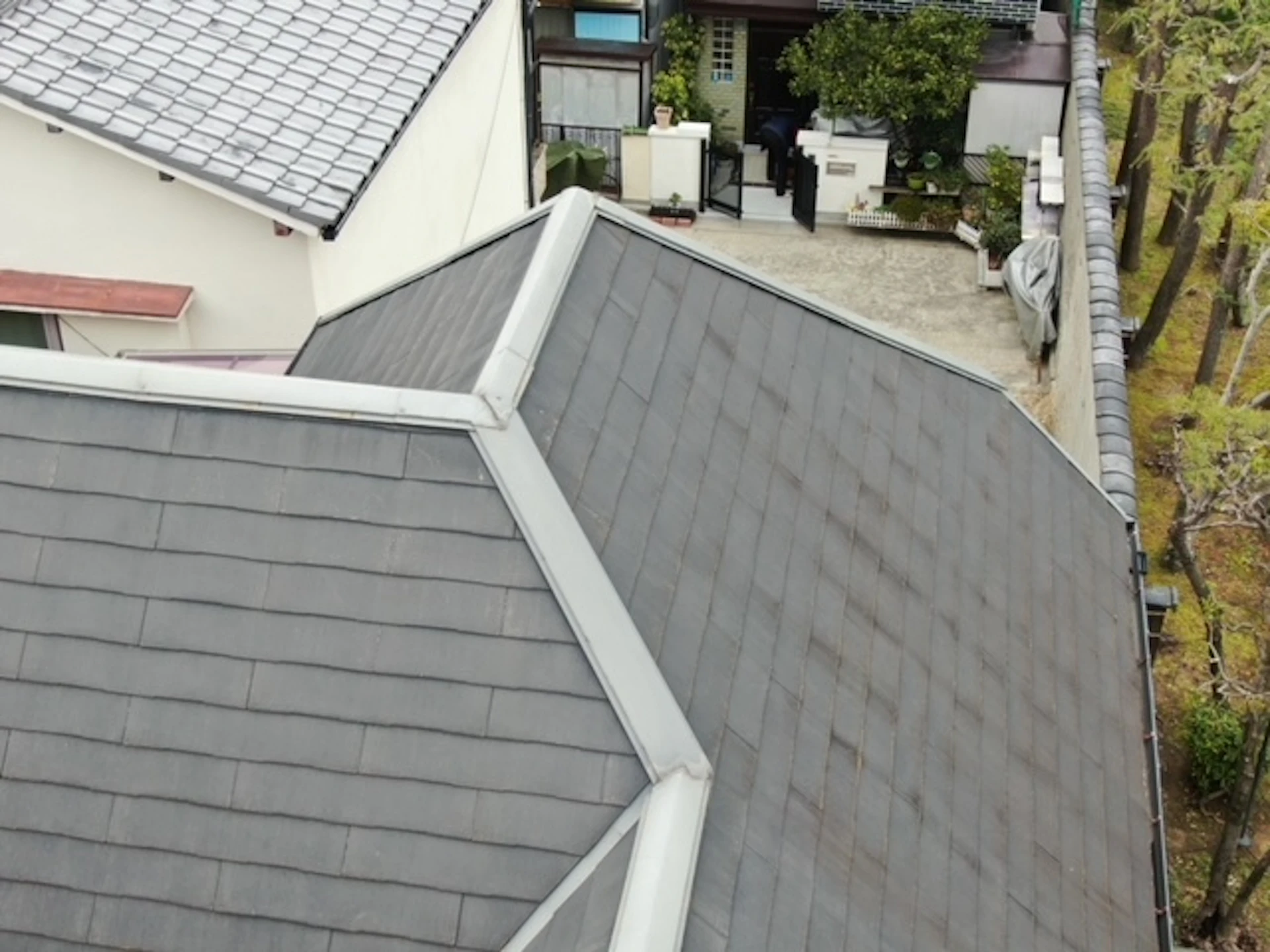 棟板金を交換した屋根