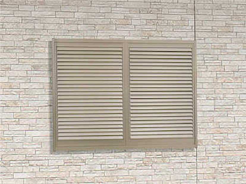 3.三協アルミ『目隠し可動ルーバー エコ面格子Ⅱ』