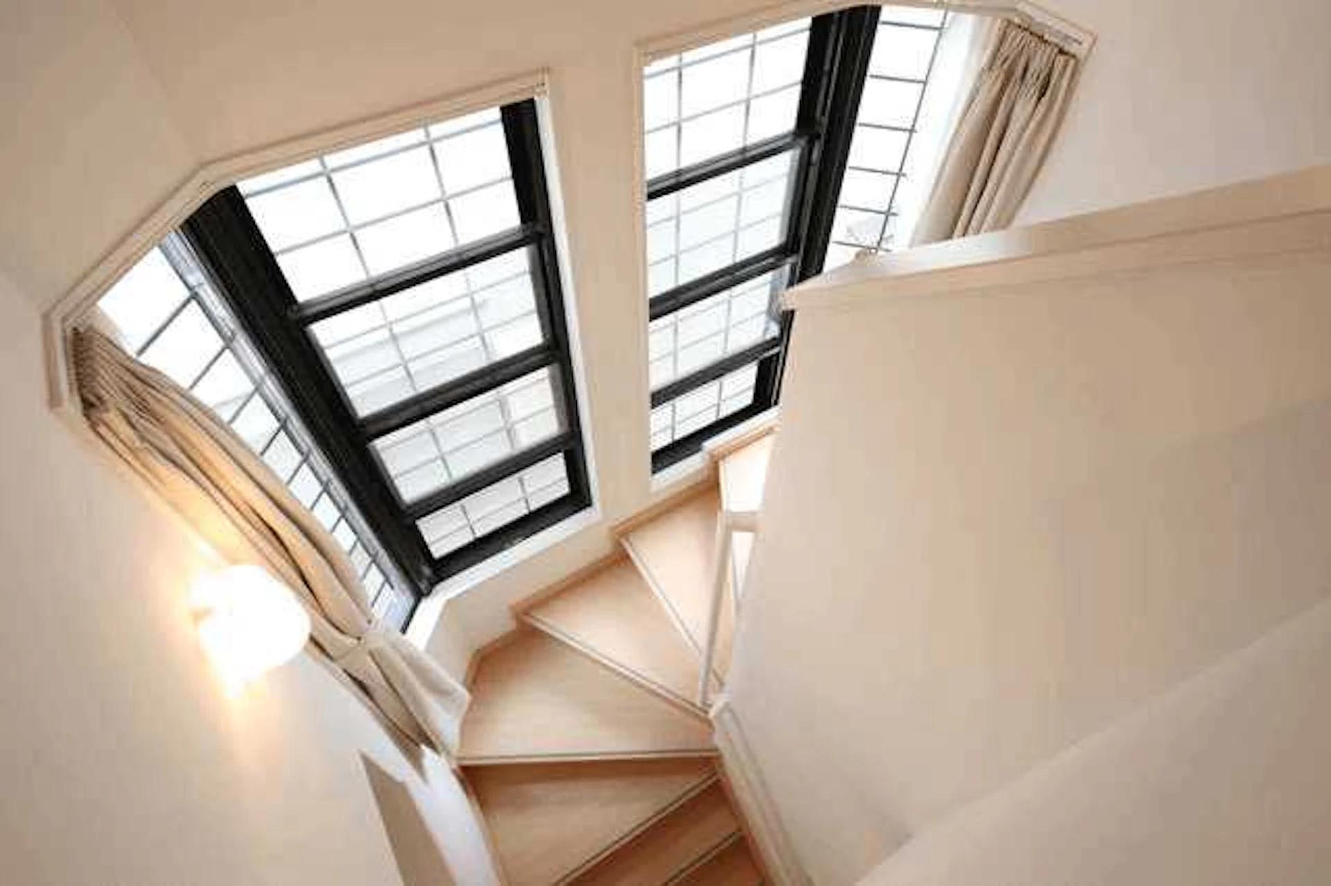 防音性の高い間仕切りを一緒に設置