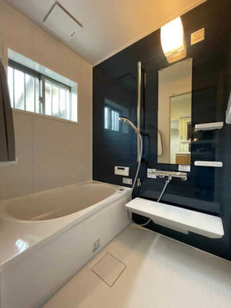 寒色系カラーをアクセントにしたサザナへのリフォーム