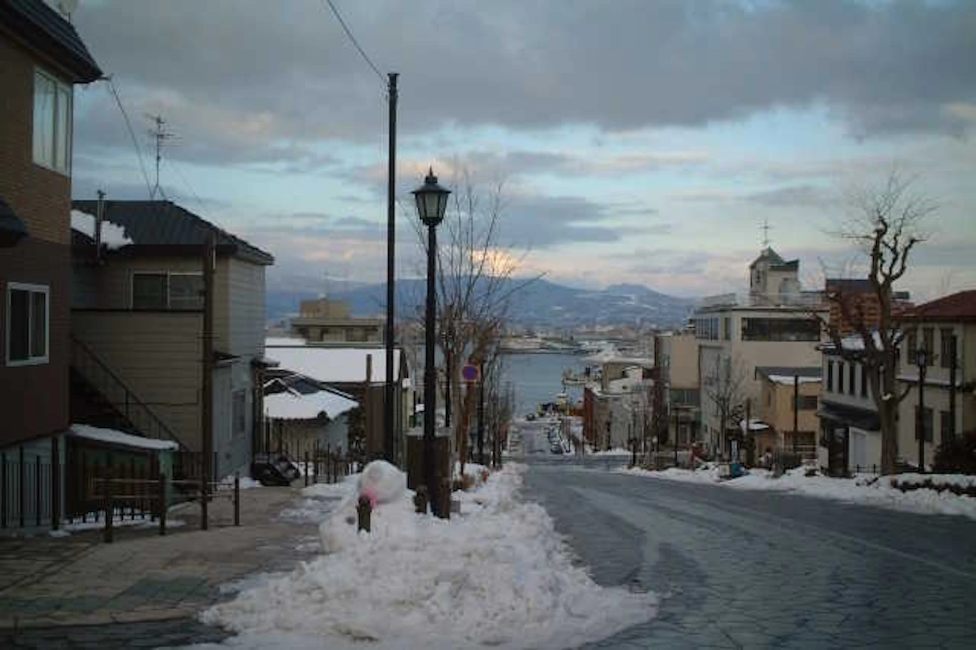 給湯器が凍結する3つの原因と対処法｜凍結防止対策や修理費用も解説