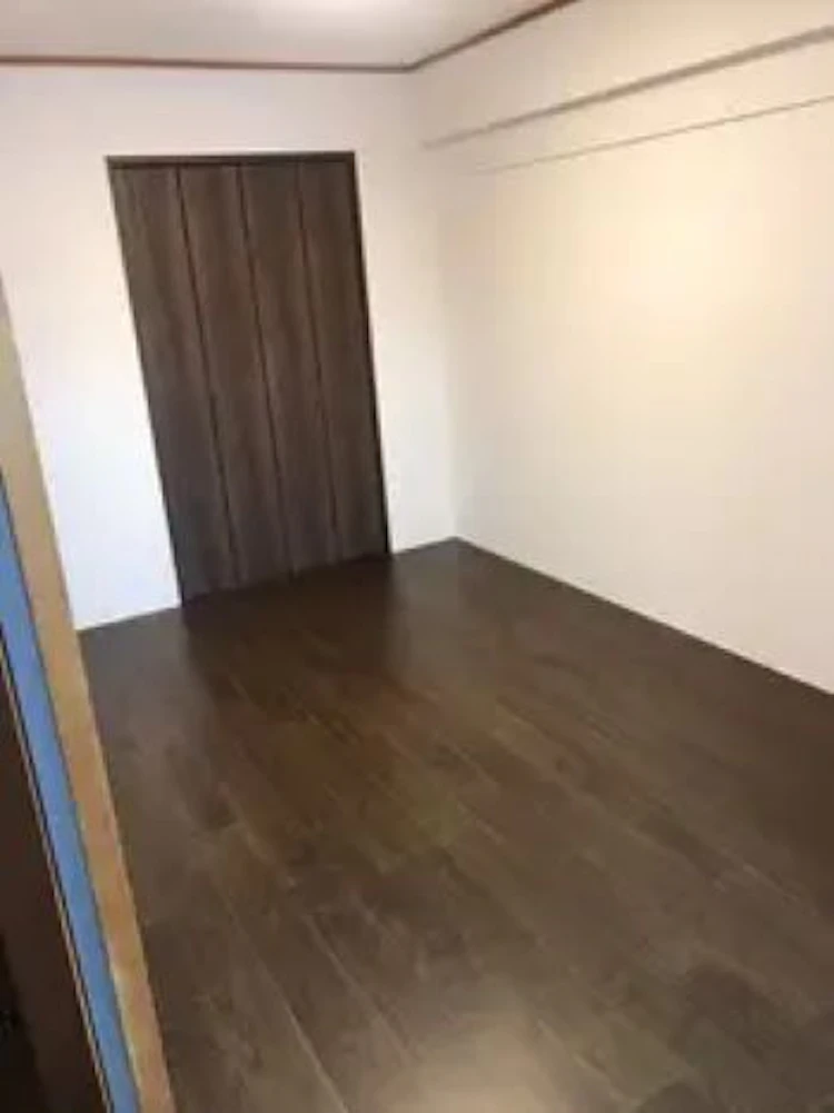 マンションの和室を洋室にする際に押入れをウォークインクローゼットに