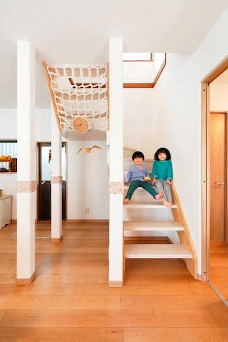 スケルトン階段のリフォーム価格・おすすめメーカー!メリット/デメリット/注意点と実例5選もご紹介