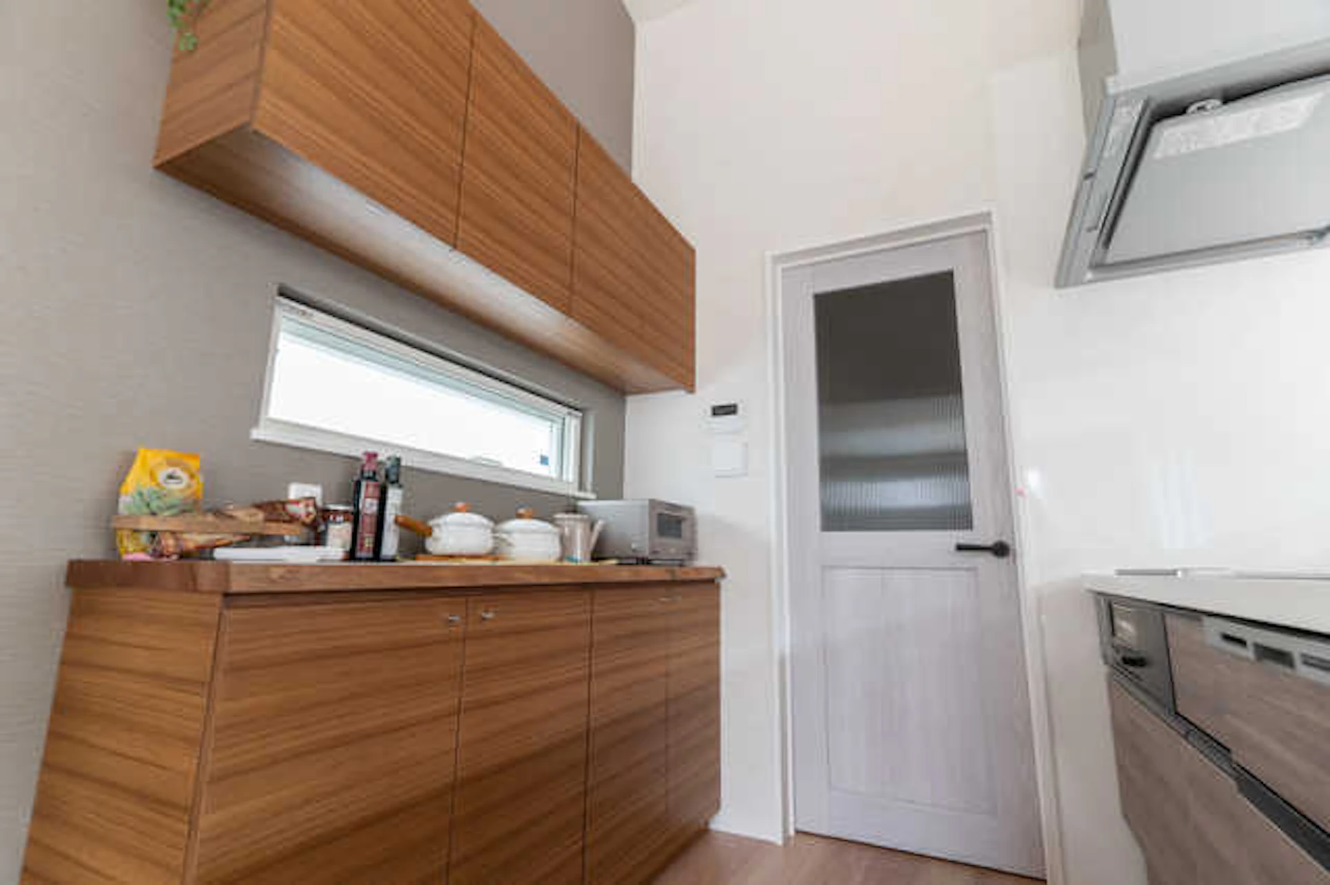 ブラウン・木目調のキッチン