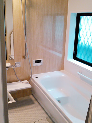 【100万円】温かみのあるユニットバスに交換