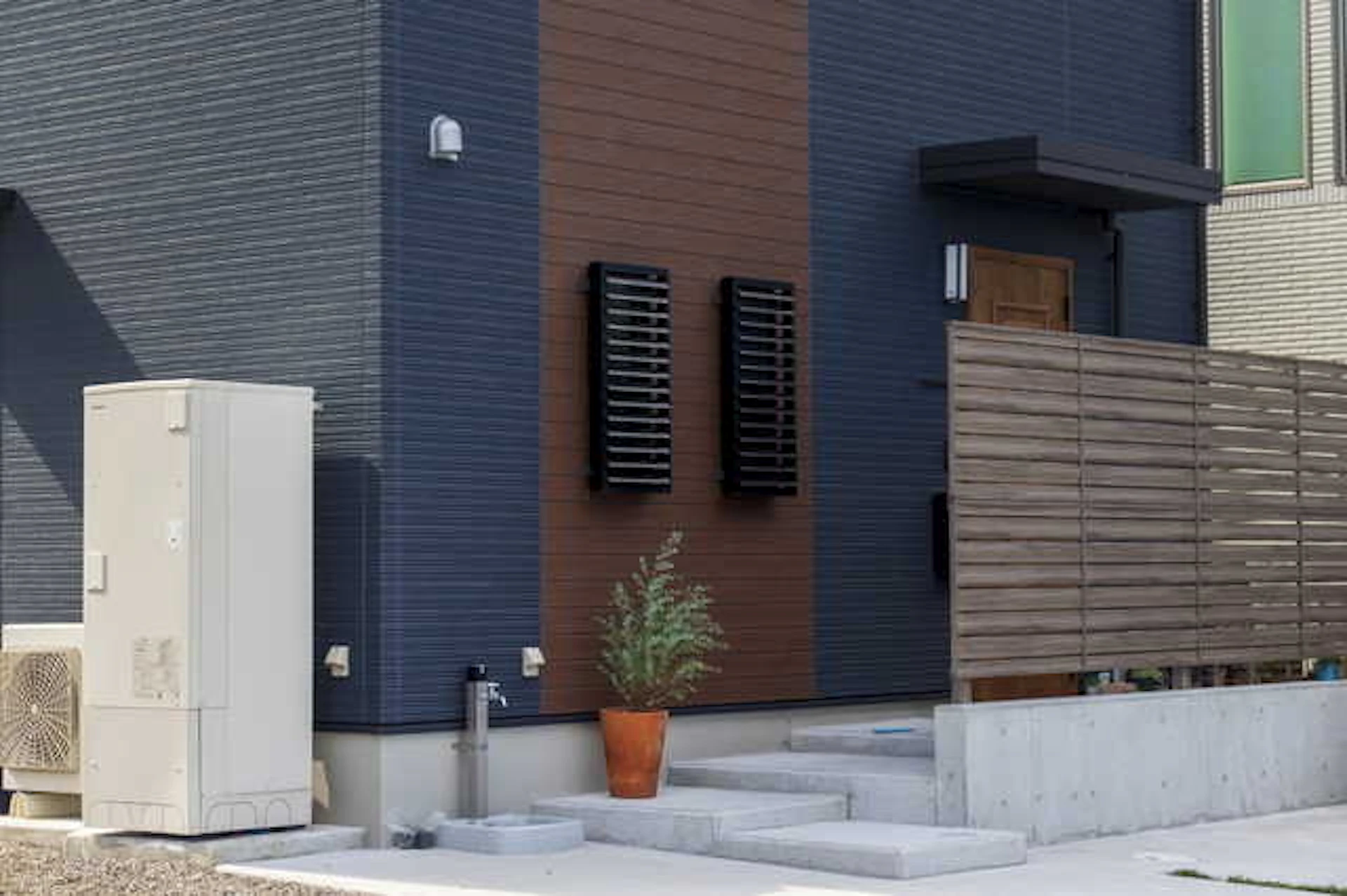 サムネイル:エコキュートはおすすめしない?5つの理由と後悔しない買い替え方法