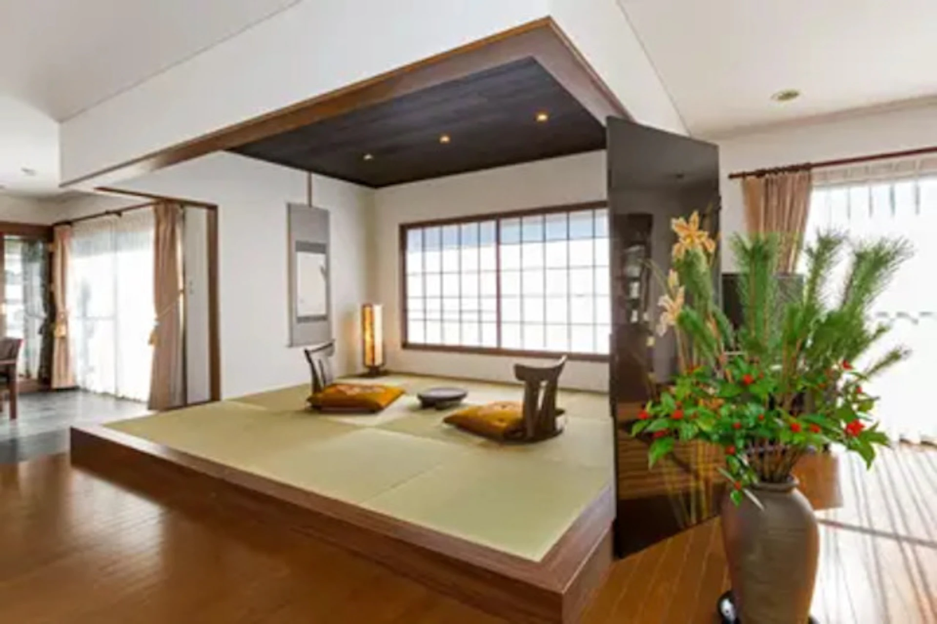 落ち着いた色合いで統一した和モダンなリビングのリフォーム実例