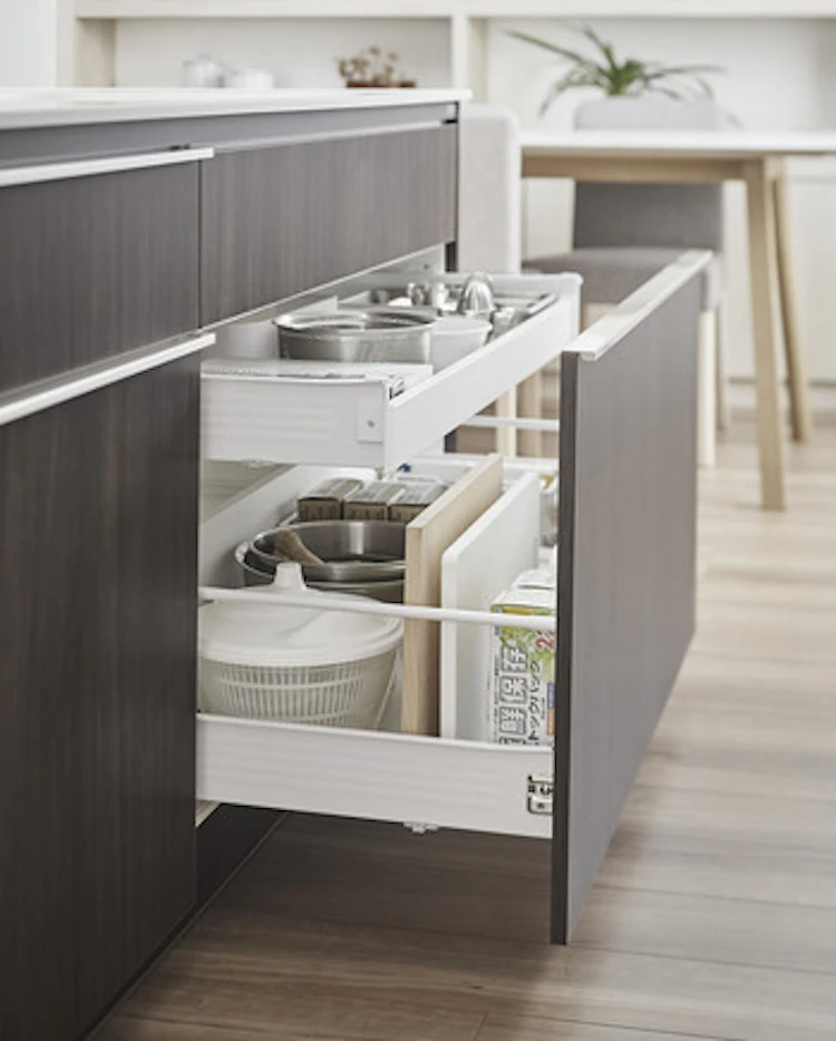 アシストポケットやトレーボードで利便性の高い収納