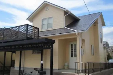 可愛いクリーム色に