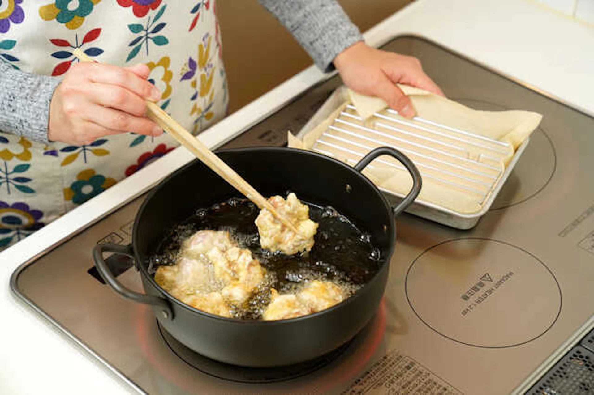 対面式の場合は、水・油はねが心配！対策は？