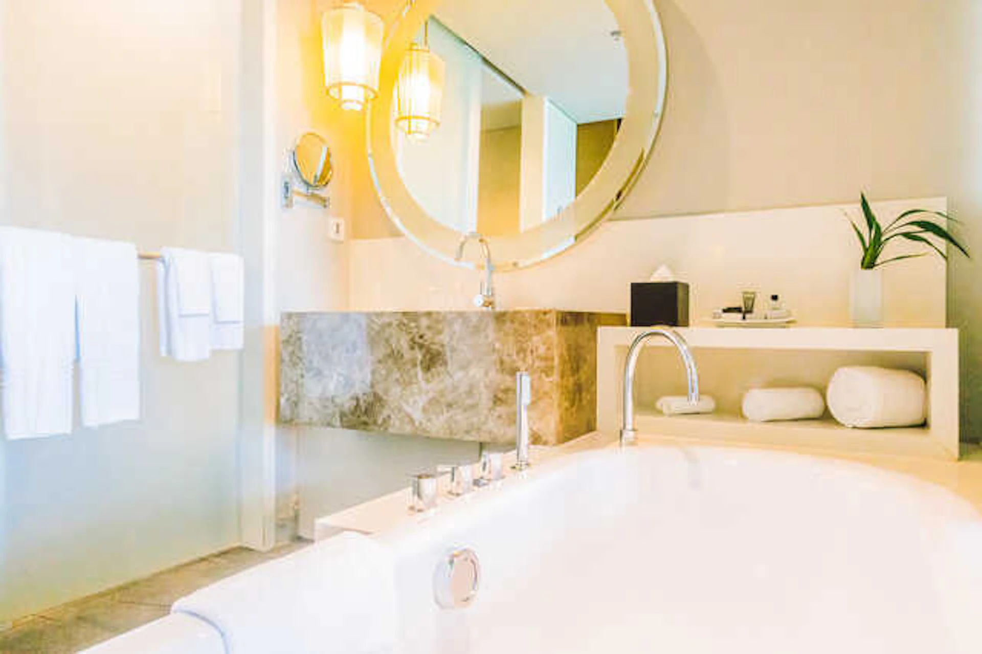 サムネイル：海外の事例に学ぶ！ユニットバスでもおしゃれにする方法