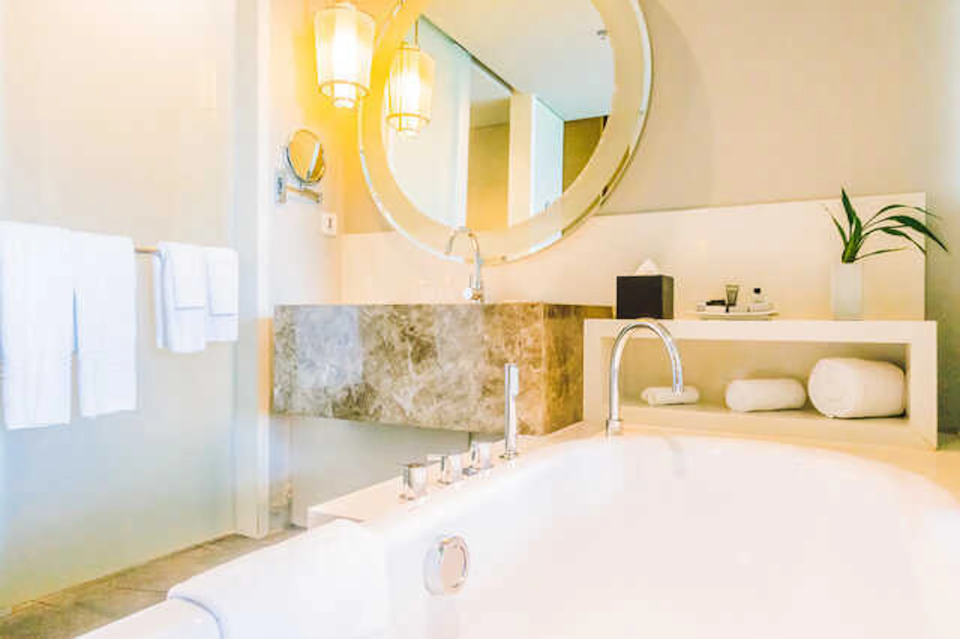 サムネイル:海外の事例に学ぶ!ユニットバスでもおしゃれにする方法