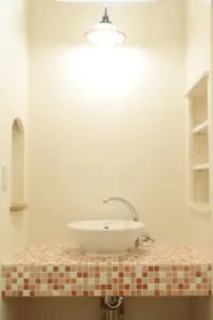 事例1 モザイクタイルの可愛い洗面台