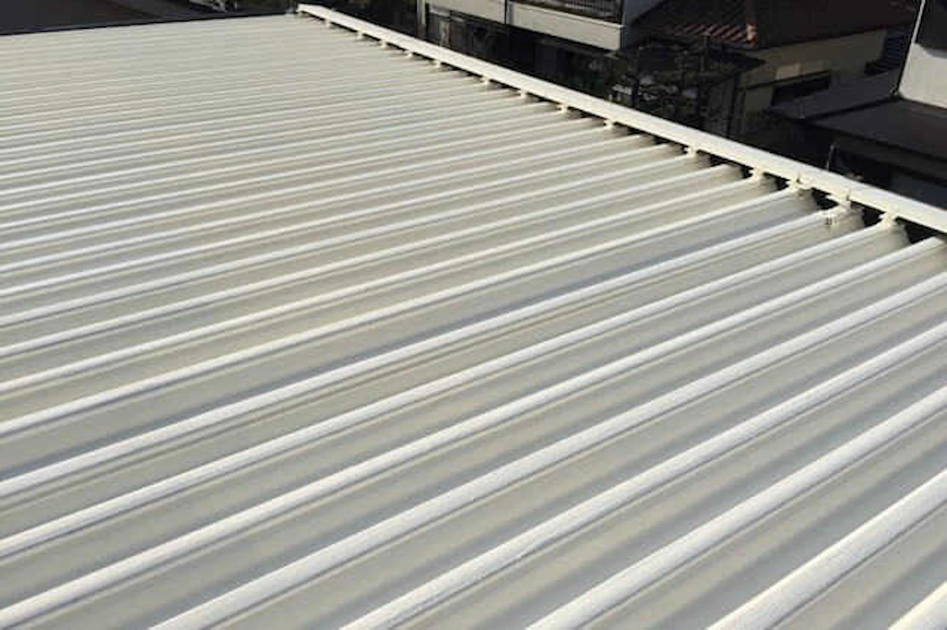 日進産業『ガイナ』の屋根