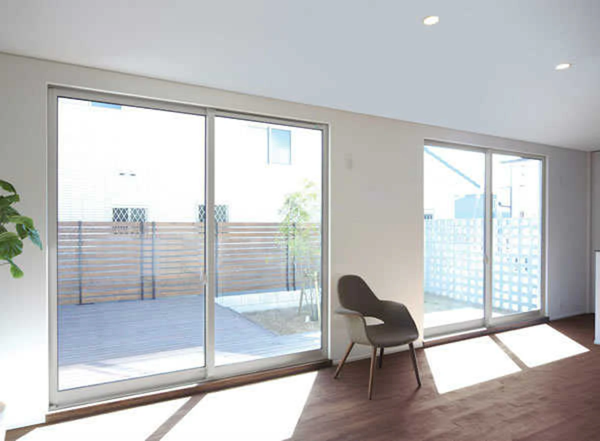 三協アルミ『マディオP』