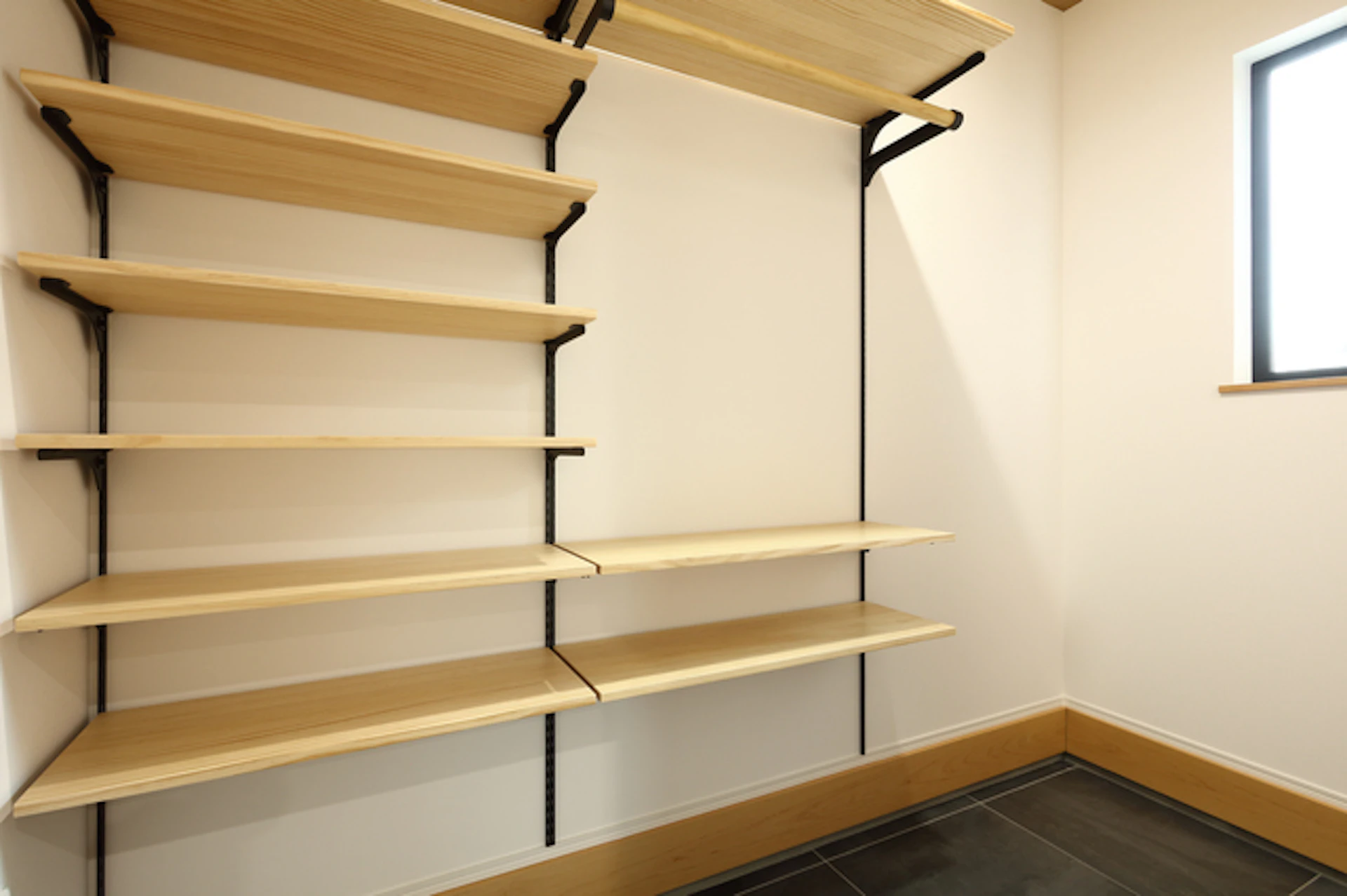 土間収納タイプの下駄箱