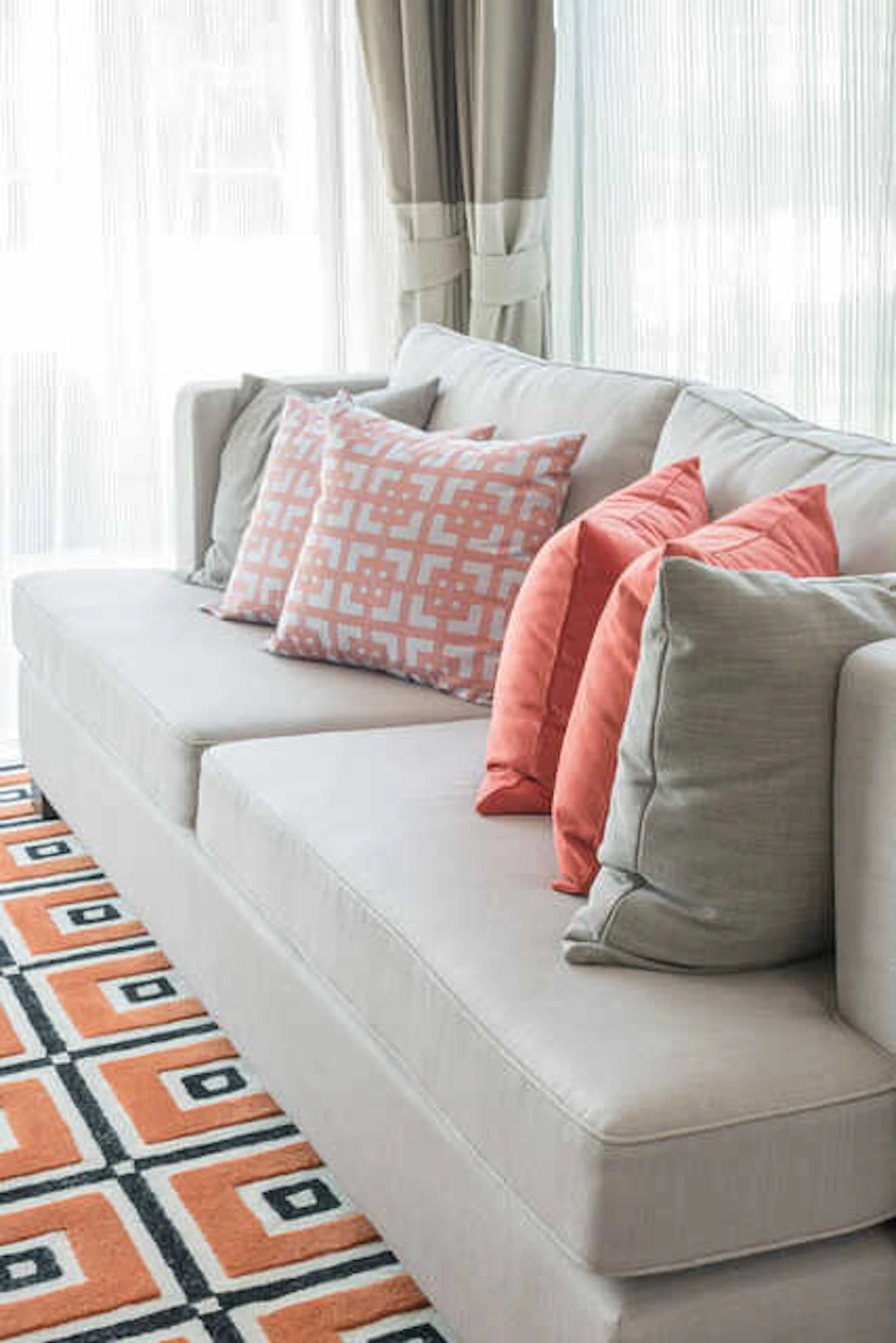 ポップなカラーを使う