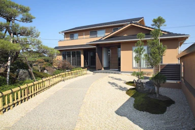 お庭となじむ色に