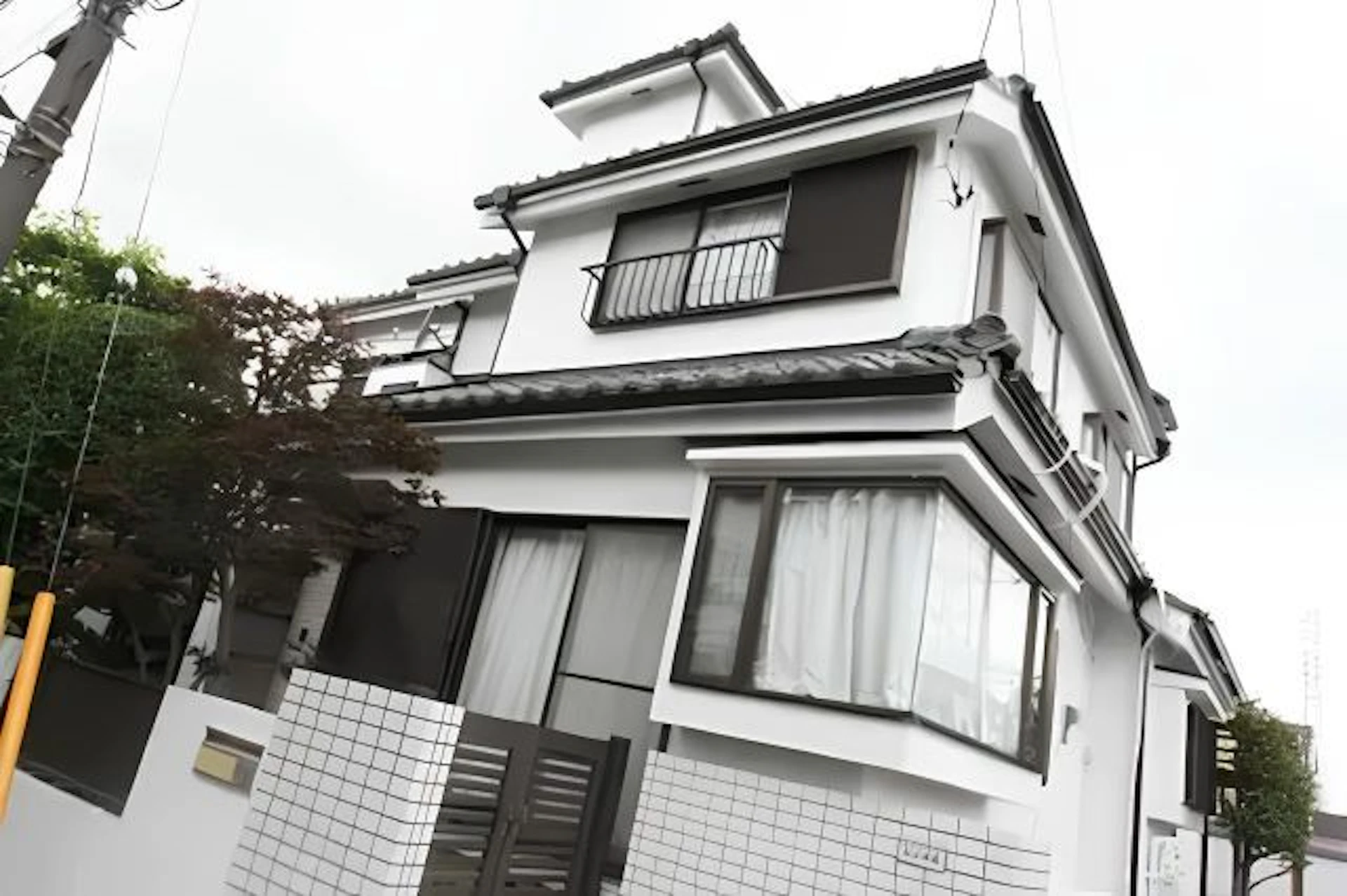 事例1：クラック補修とモルタル塗装工事