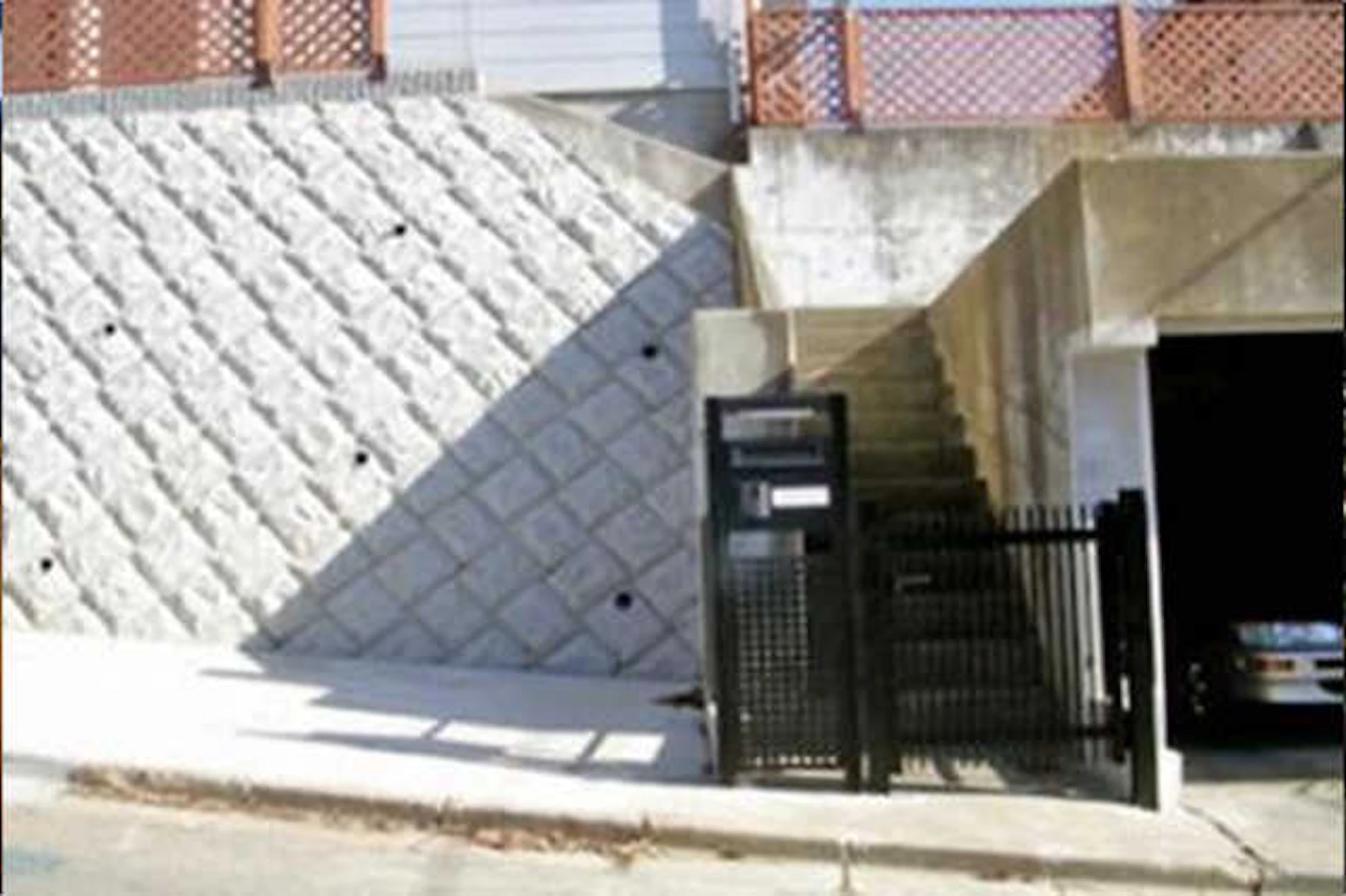 4.土台となる基礎・支柱の強度が肝心