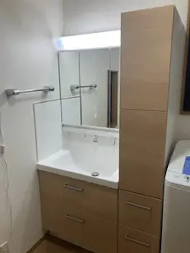 収納三面鏡とトールキャビネットで収納力UP!