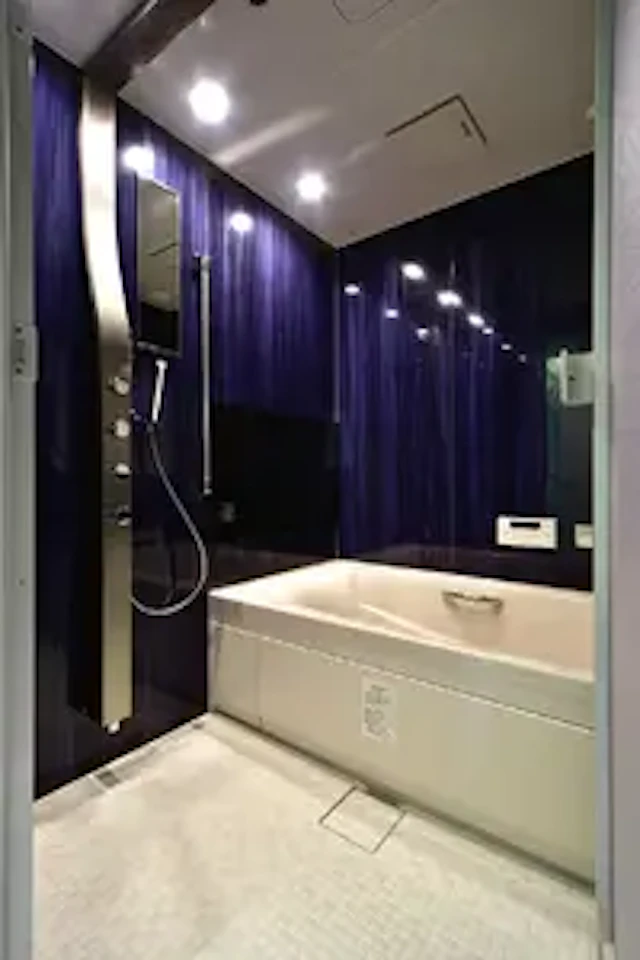 大画面TVと極上のスパのような癒し空間