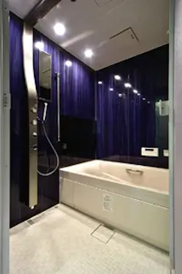 大画面TVと極上のスパのような癒し空間