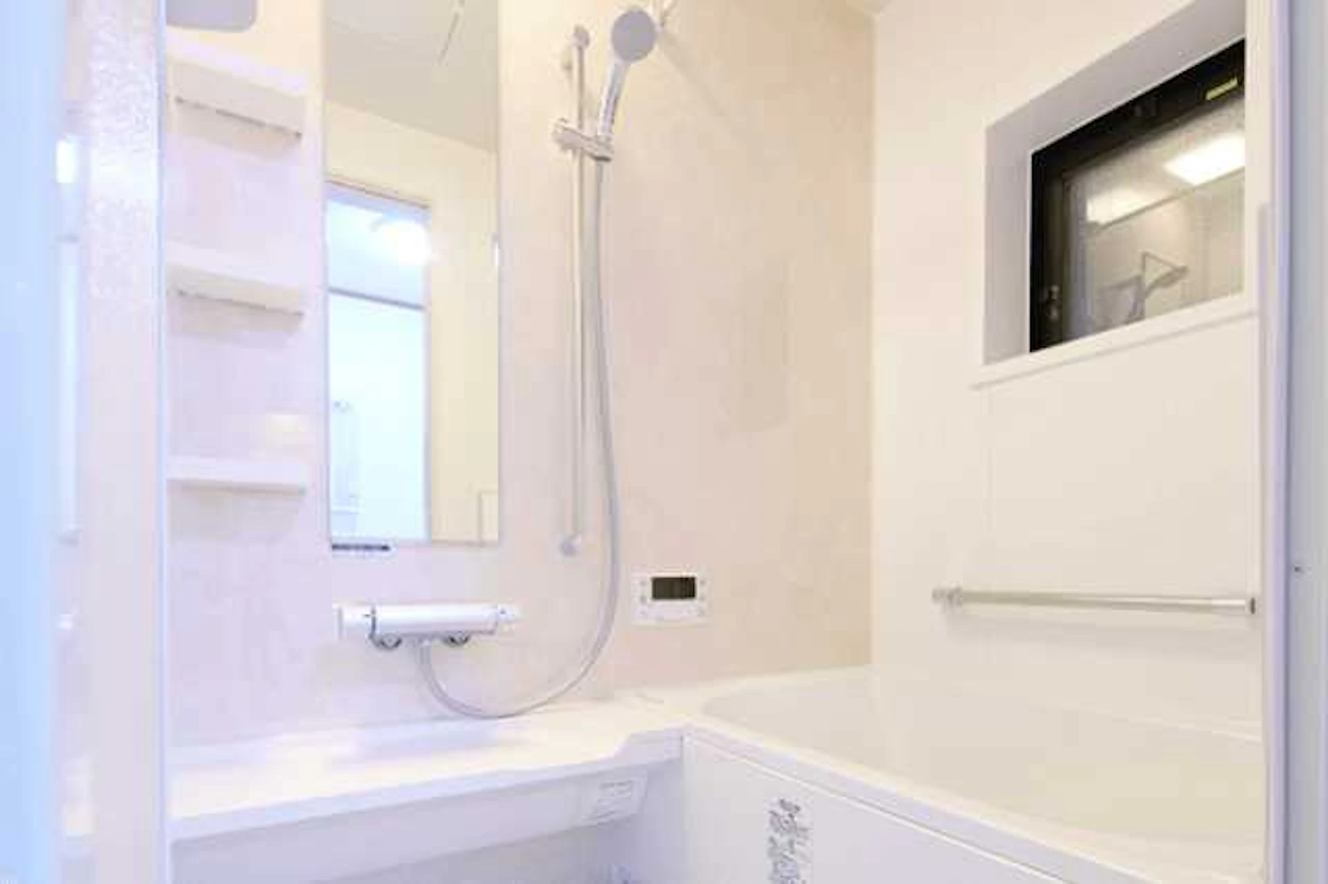 狭い浴室・お風呂を広くしたい！リフォーム方法と費用・事例、おすすめのサイズやメーカー品は？